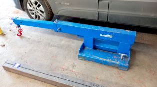 Forklift extension boom