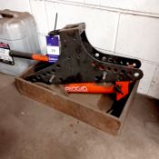 Rigid hydraulic bender