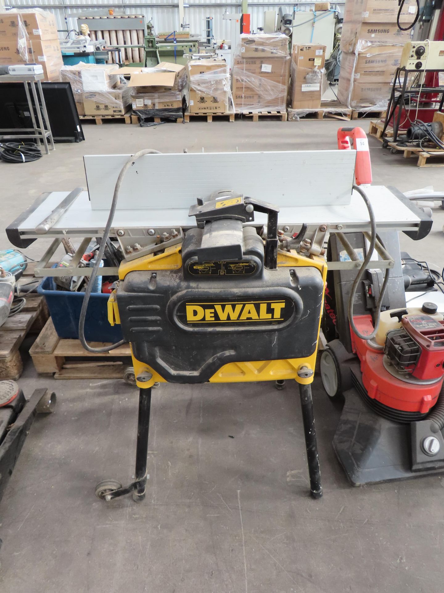 DEWALT D27300 Planer Thicknesser