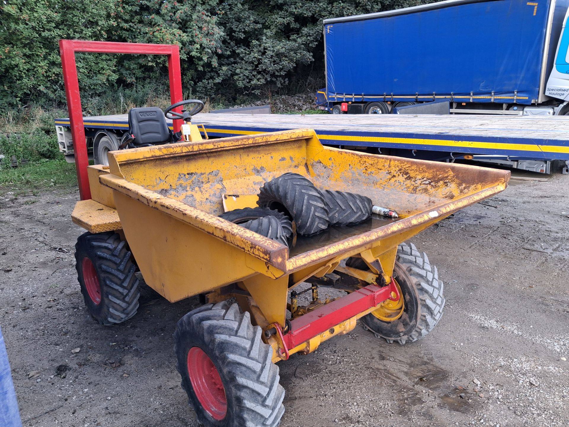 Dumper Truck with Rops. 4WD 1.95 x 1.85m Bucket. Heard Running. Driven ...