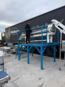 Vibrating sorter on 6 man gantry