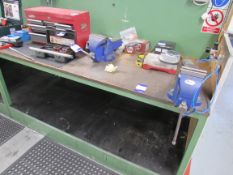 Workbench with vice
