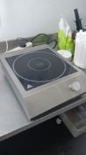 Buffalo CE208 3kW electric countertop single zone induction hob, serial number 2020112500449 –