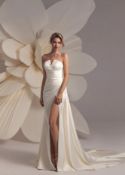 Eva Lendel Chantel Wedding Dress, Size 44 / UK 16, Colour Light Ivory, Advised RRP £1,743 (Ex-