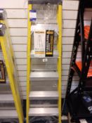1 x Dr A Best DFGS6T 6 tread fibreglass ladder