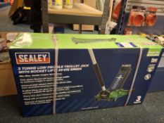 Stanley 3000LEHV 3-tonne low profile trolley jack with rocket lift