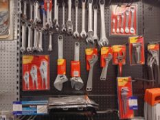 Large quantity of Amtech, Draper, Stanley, Faithful, Bahco tools and accessories to include