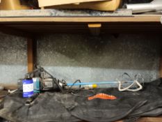 Makita UT1401 110v paddle mixer with Makita worktop jointing jig