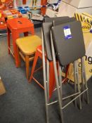 5 x Various stools