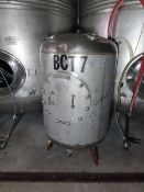 2x Vertical Conditioning Tanks, circa 800 Litres