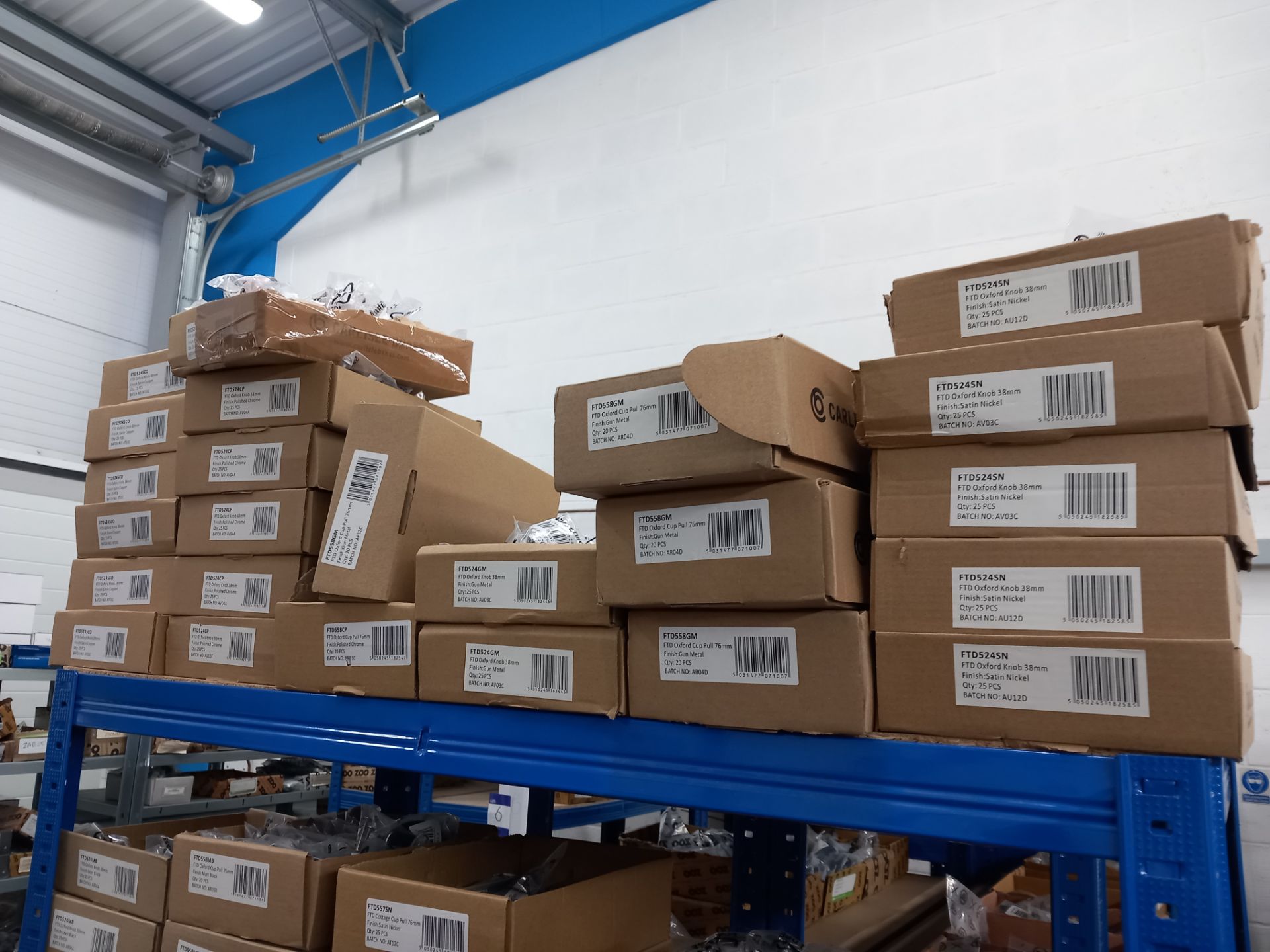 Assortment of cabinet furniture to include cabinet knobs, pull handles, magnetic catches, flush - Image 2 of 5