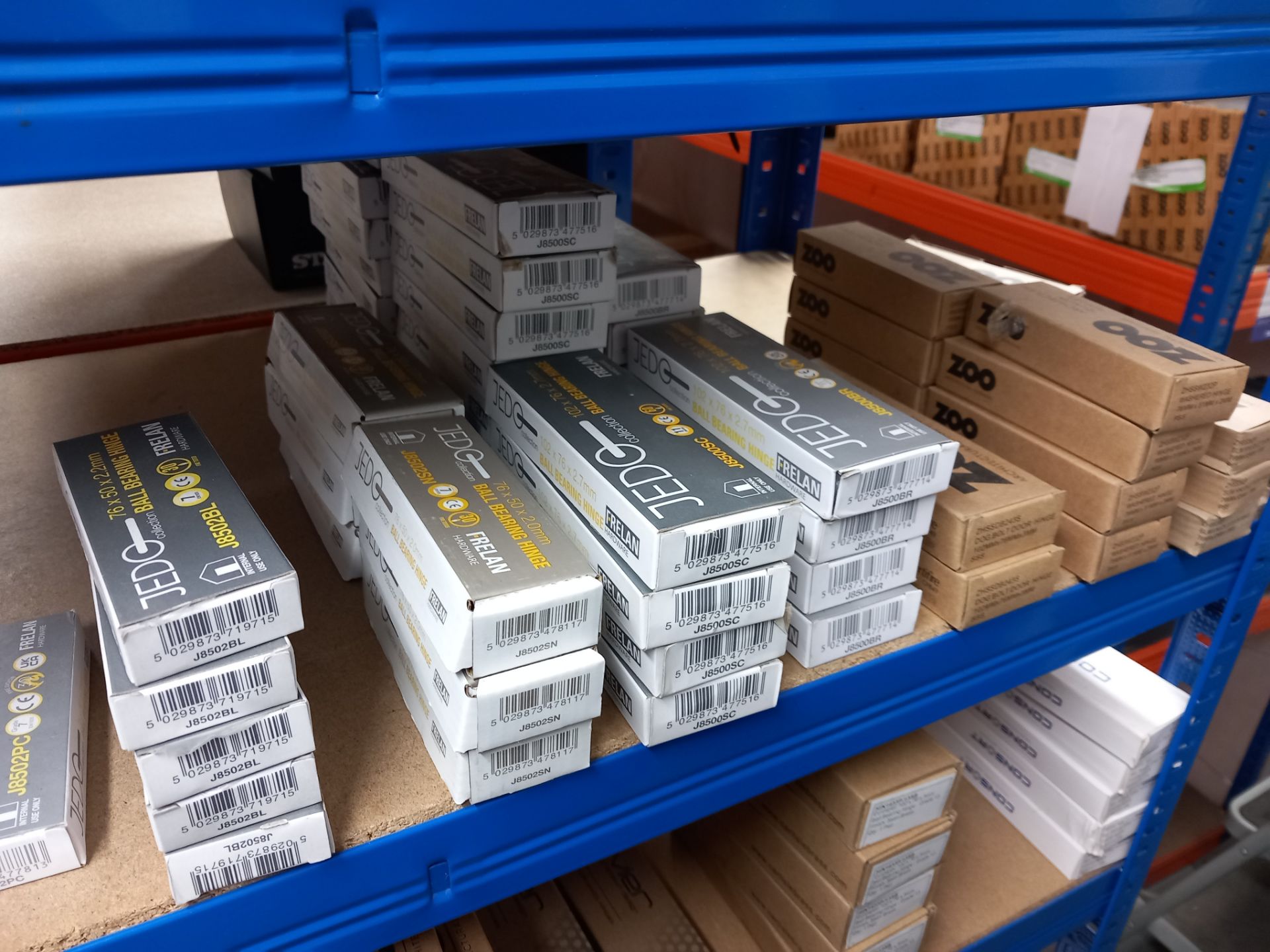 Assortment of hinges to include butt hinges in various sizes and finishes from Zoo hardware, - Image 7 of 10