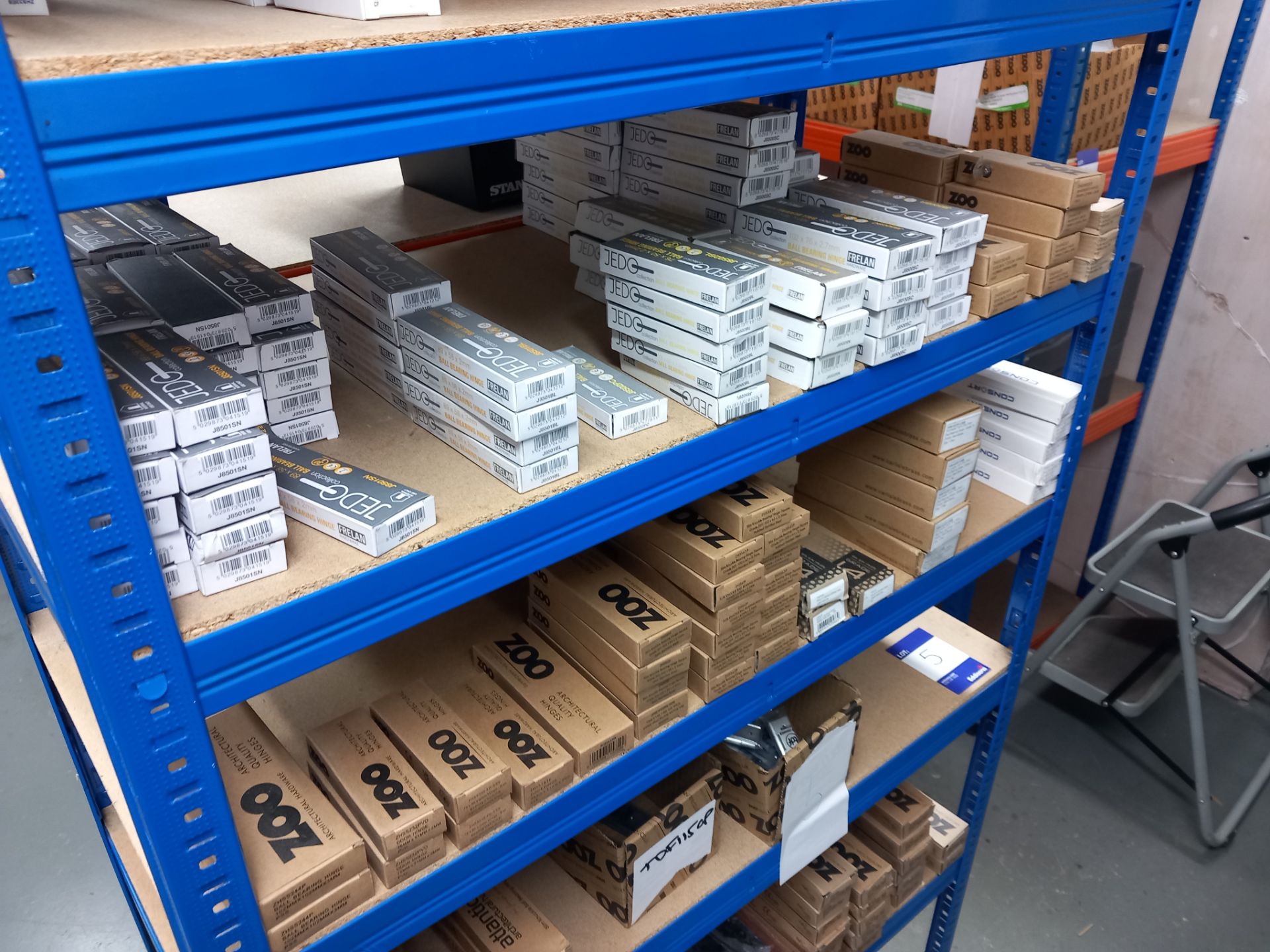 Assortment of hinges to include butt hinges in various sizes and finishes from Zoo hardware, - Image 5 of 10