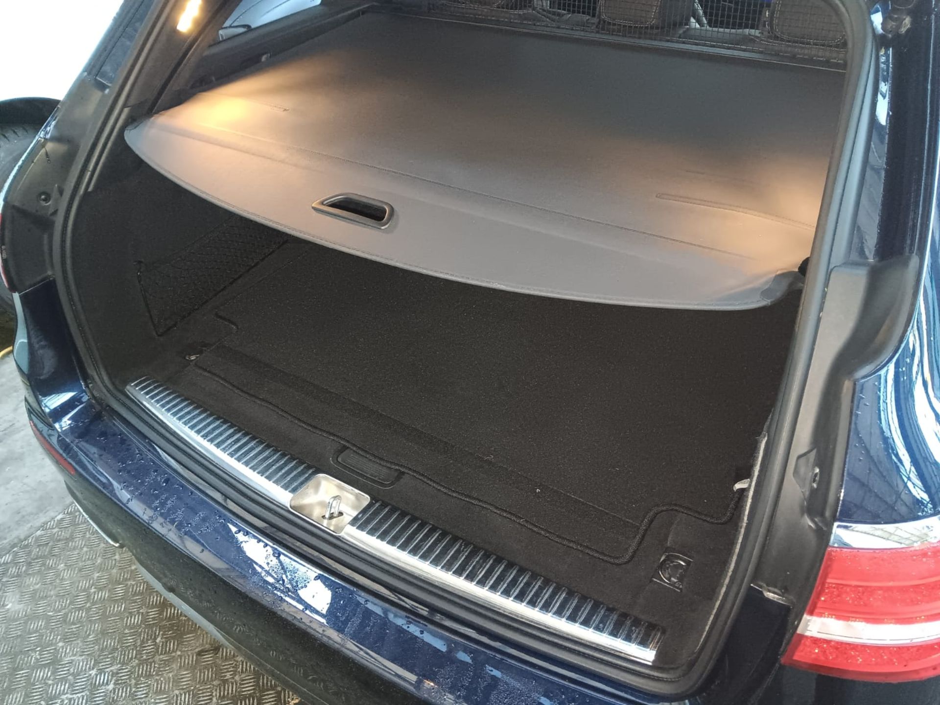 MERCEDES-BENZ E 220 D AMG LINE PREMIUM AUTO (2017) Registration KK17HHS, Date registered 28 June - Image 6 of 19