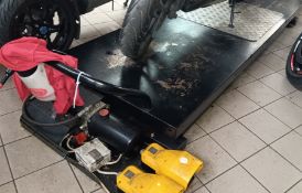 Unbadged Hydraulic Motorcycle Workshop Lift