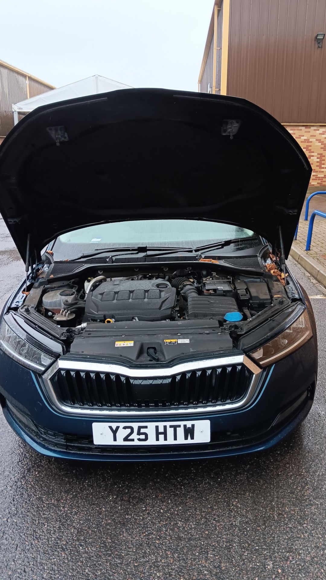 Skoda Octavia 2.0TDI SE Technology 5 door Estate, colour blue, Registration Y25 HTW, first - Image 15 of 21