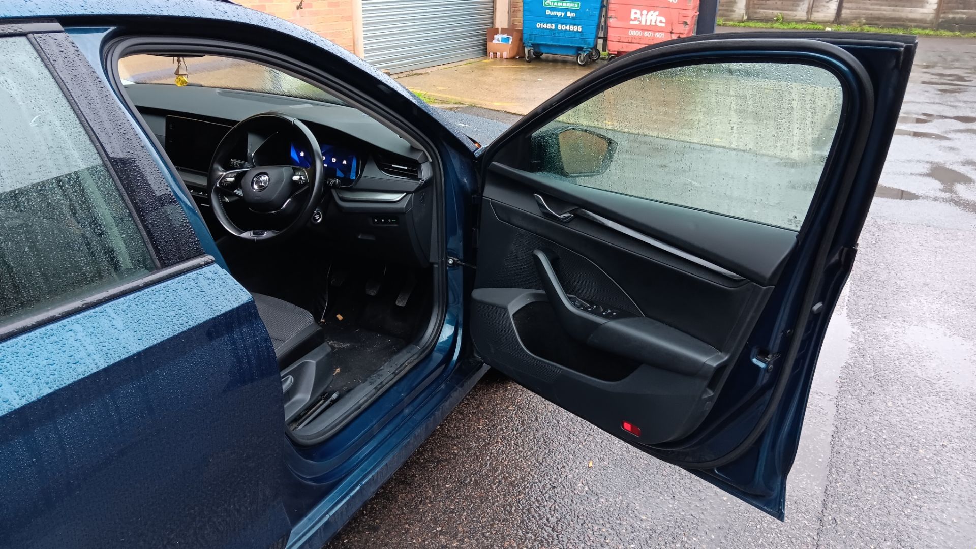 Skoda Octavia 2.0TDI SE Technology 5 door Estate, colour blue, Registration Y25 HTW, first - Image 9 of 21