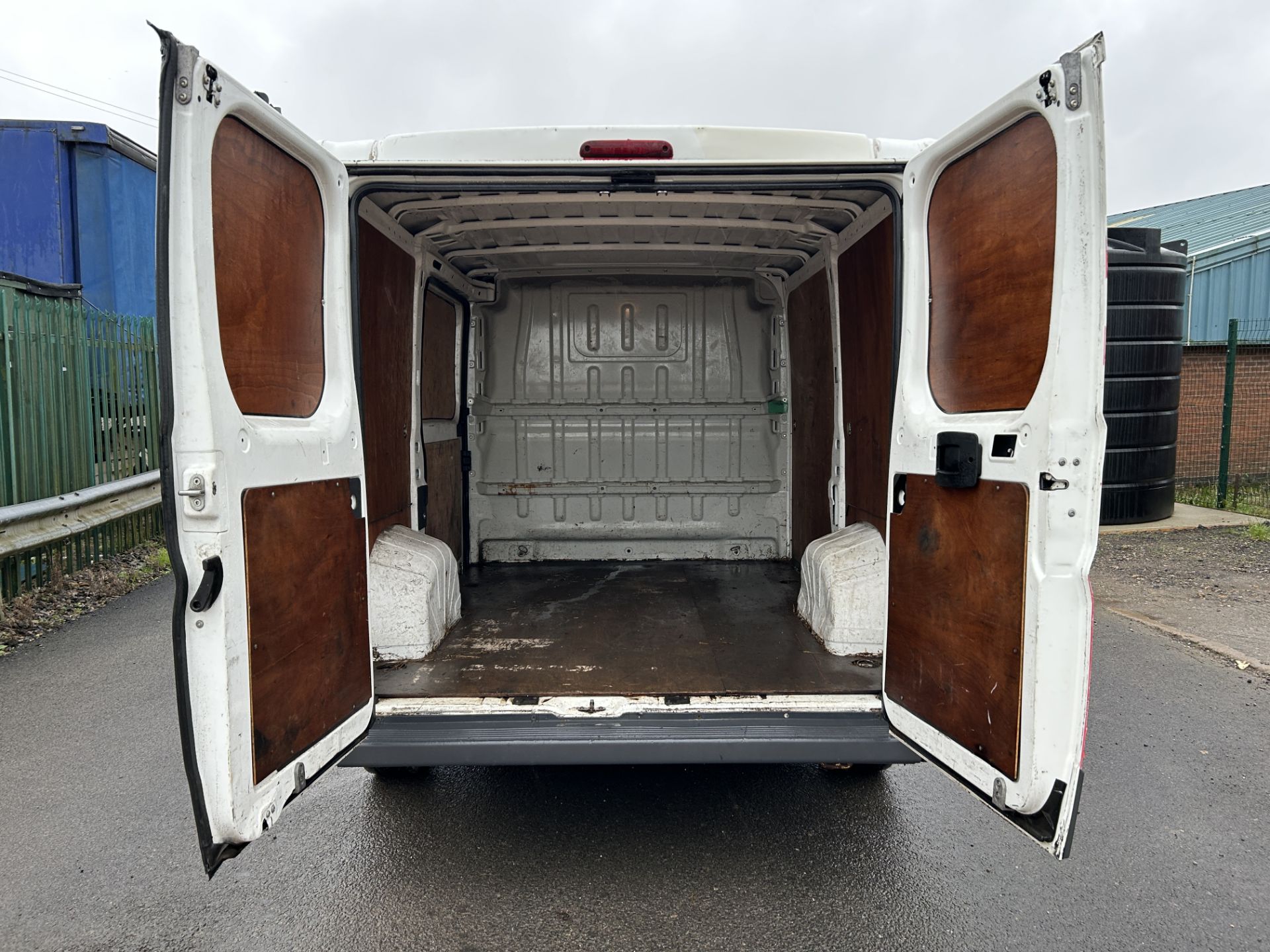 (ON SALE) CITROEN RELAY 30 2,2 HDI 110 (65 REG) PANEL VAN * 2 OWNERS FROM NEW !!! - Image 11 of 18