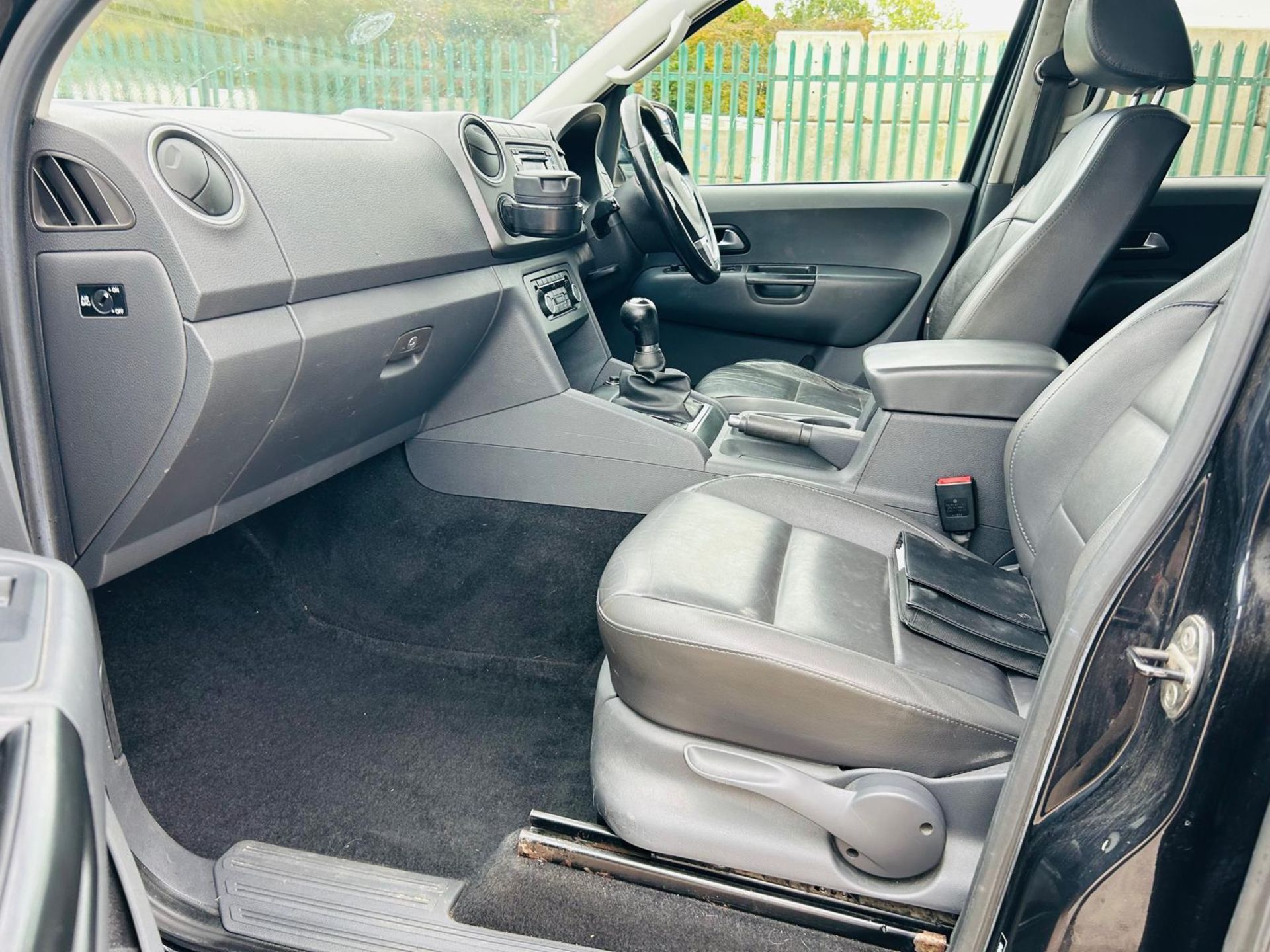 VOLKSWAGEN AMAROK A32 BITDI 163 HIGHLINE 4MOTION CREWCAB PICK-UP (12REG) *AUTO S/S * WELL SERVICED ! - Image 16 of 22