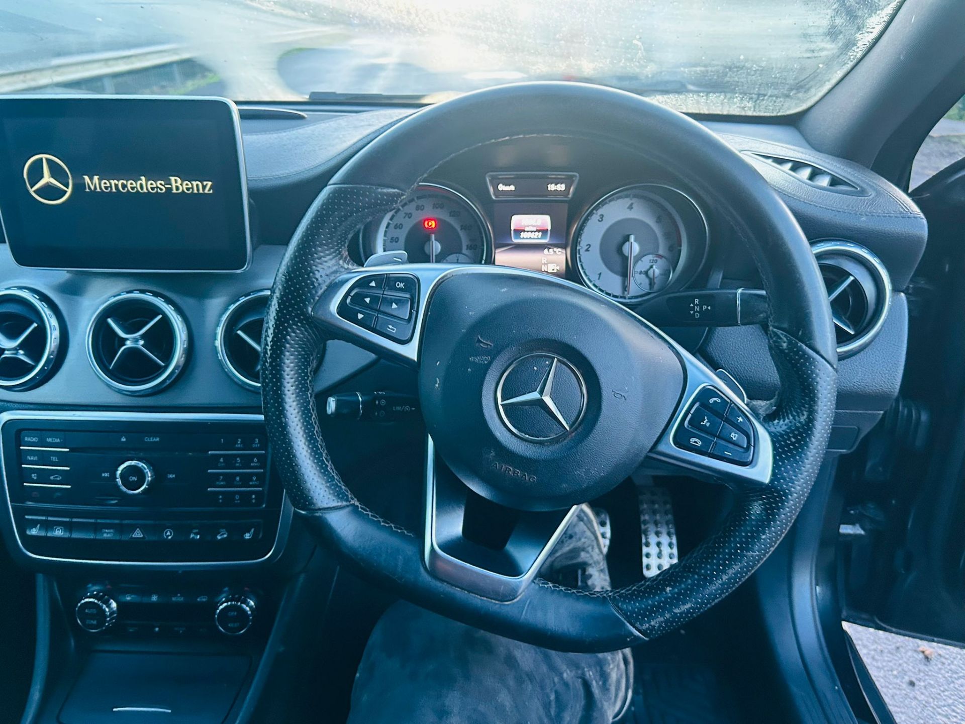 (ON SALE) MERCEDES BENZ GLA 200 D * AMG LINE PREMIUM 4M DCT * (65 REG) * AUTOMATIC * - Image 16 of 25