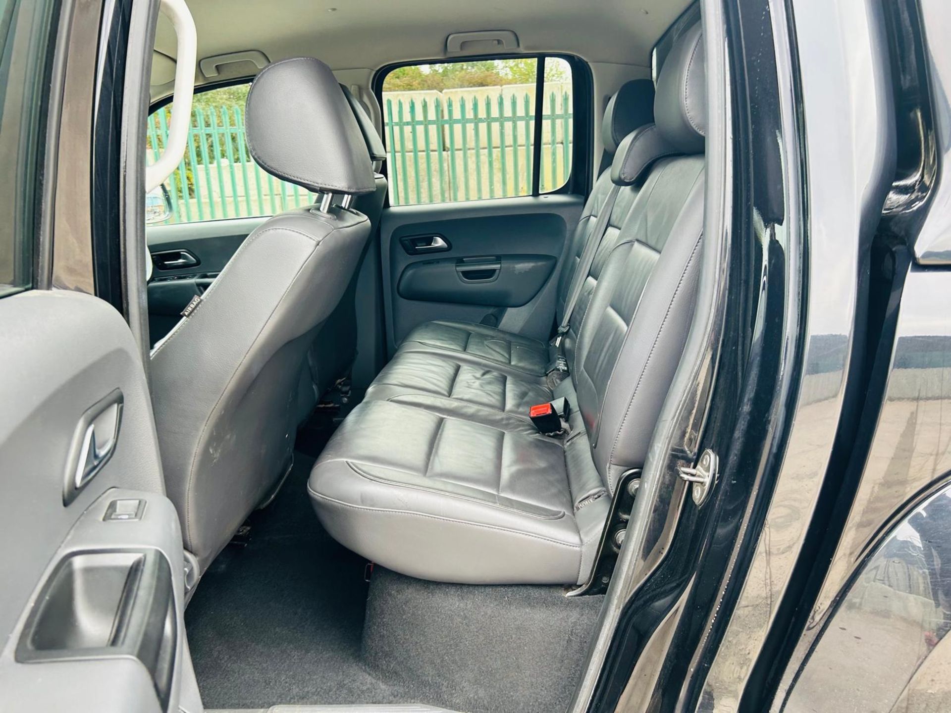 VOLKSWAGEN AMAROK A32 BITDI 163 HIGHLINE 4MOTION CREWCAB PICK-UP (12REG) *AUTO S/S * WELL SERVICED ! - Image 9 of 22