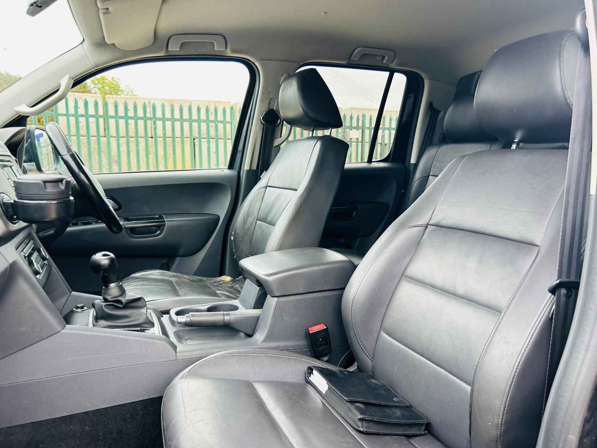 VOLKSWAGEN AMAROK A32 BITDI 163 HIGHLINE 4MOTION CREWCAB PICK-UP (12REG) *AUTO S/S * WELL SERVICED ! - Image 4 of 22