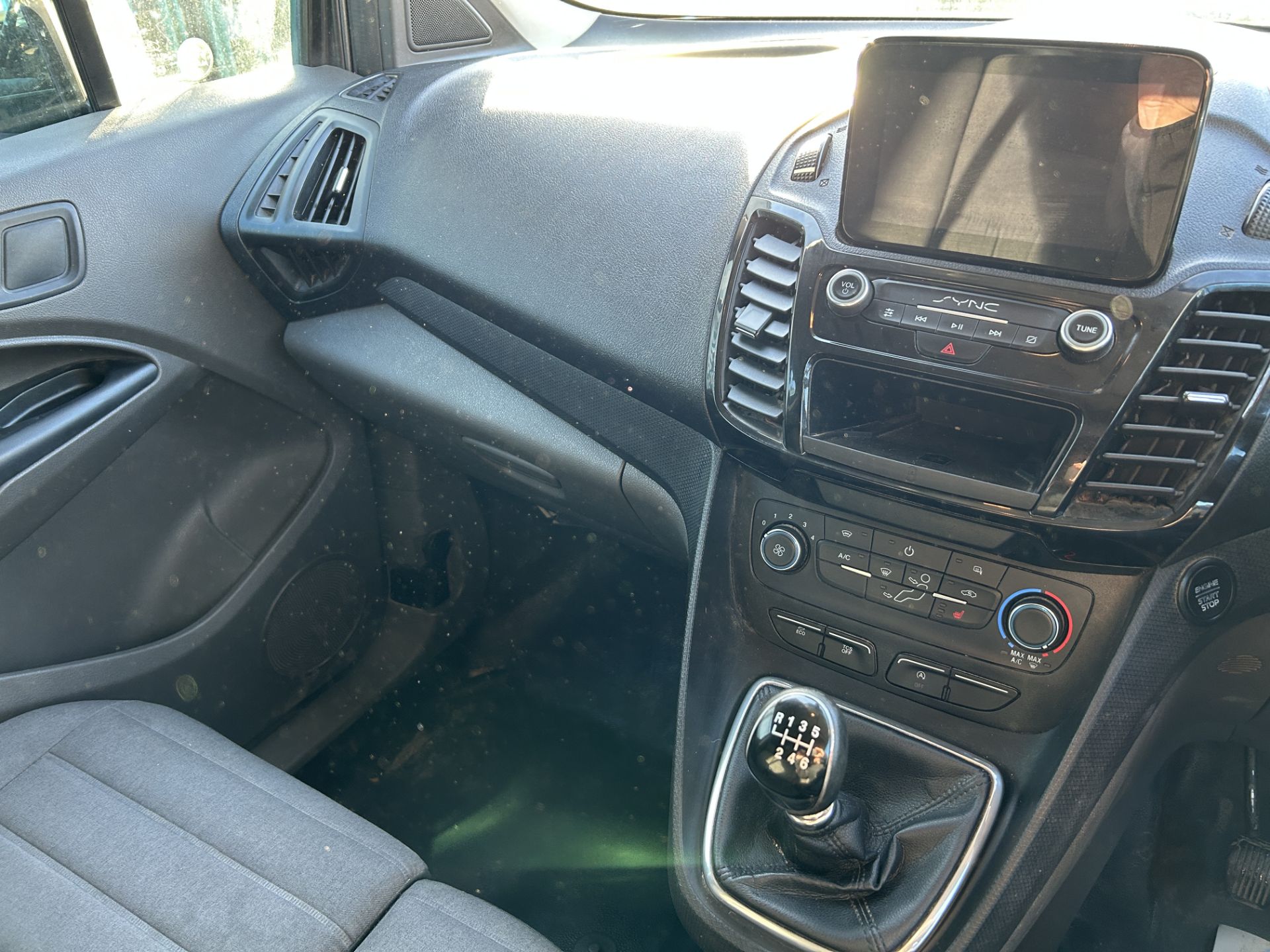 FORD TRANSIT CONNECT 1.5 TDCI 200 LIMITED EDITION * ECO BLUE * ( 19 REG ) EURO 6 * - Image 16 of 22