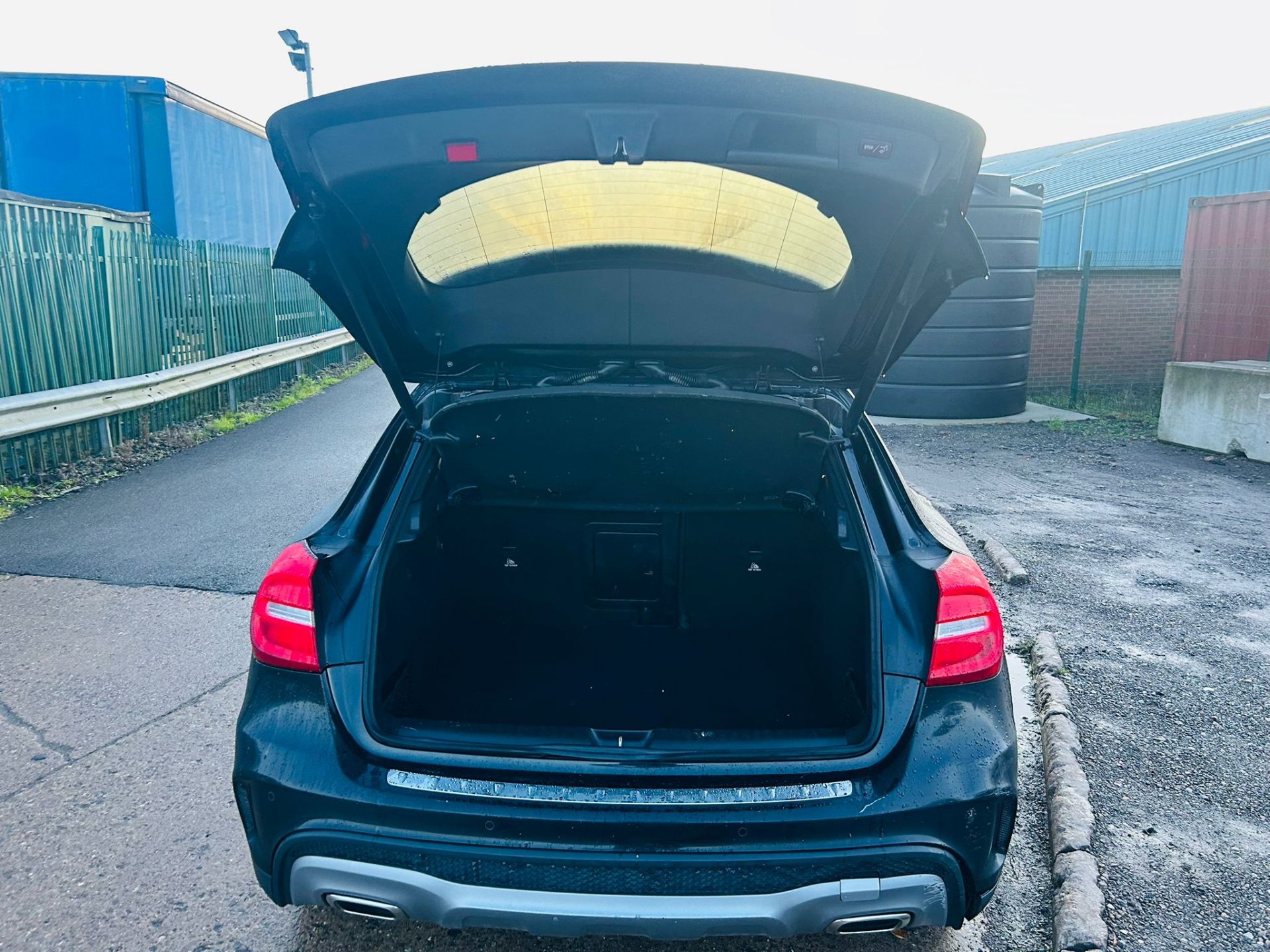 (ON SALE) MERCEDES BENZ GLA 200 D * AMG LINE PREMIUM 4M DCT * (65 REG) * AUTOMATIC * - Image 13 of 25