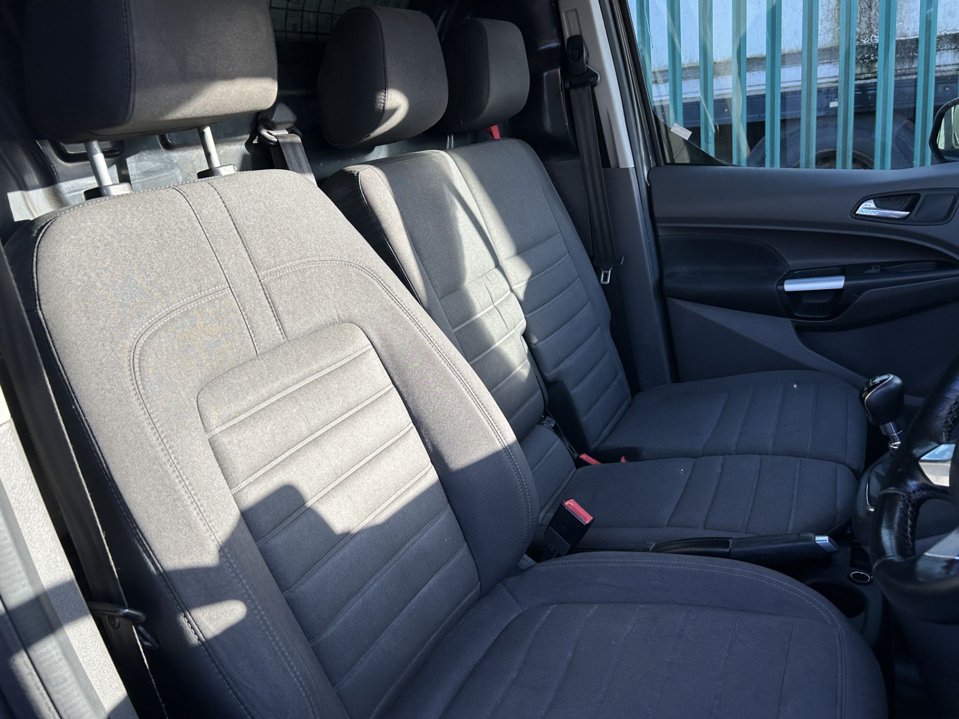 FORD TRANSIT CONNECT 1.5 TDCI 200 LIMITED EDITION * ECO BLUE * ( 19 REG ) EURO 6 * - Image 11 of 22