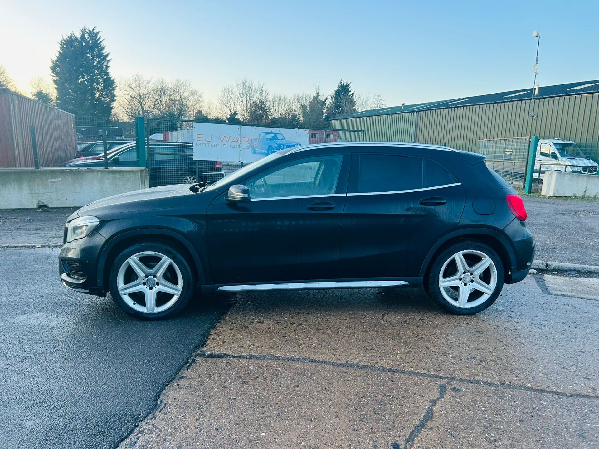 (ON SALE) MERCEDES BENZ GLA 200 D * AMG LINE PREMIUM 4M DCT * (65 REG) * AUTOMATIC * - Image 6 of 25