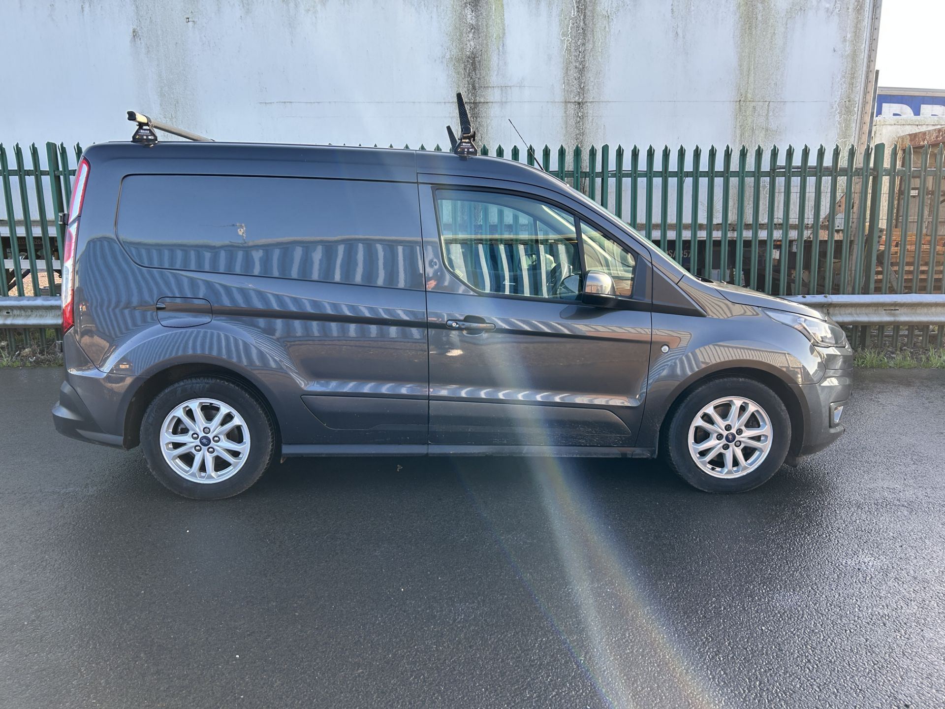 FORD TRANSIT CONNECT 1.5 TDCI 200 LIMITED EDITION * ECO BLUE * ( 19 REG ) EURO 6 * - Image 2 of 22