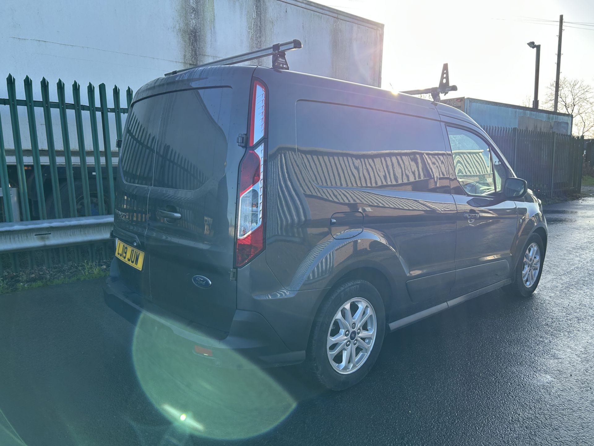 FORD TRANSIT CONNECT 1.5 TDCI 200 LIMITED EDITION * ECO BLUE * ( 19 REG ) EURO 6 * - Image 3 of 22