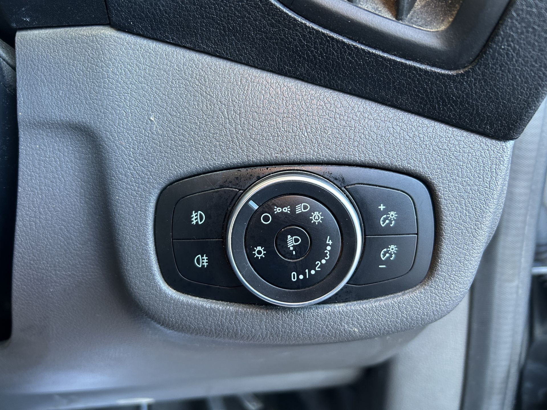 FORD TRANSIT CONNECT 1.5 TDCI 200 LIMITED EDITION * ECO BLUE * ( 19 REG ) EURO 6 * - Image 14 of 22