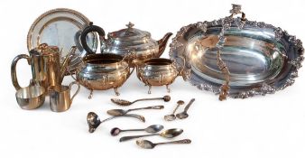 Plated Ware - an early 20th century oval basket, fruiting vine border, conforming handle, 34cm wide;