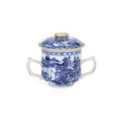 AN 18TH CENTURY CHINESE BLUE AND WHITE TWO-HANDLED CUP AND COVER