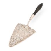 A GEORGE III SILVER SLICE