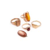 A CHINESE GRISAILLE-DECORATED PORCELAIN PLATE