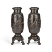 A LARGE PAIR OF JAPANESE BRONZE VASES MEIJI PERIOD (1868-1912)