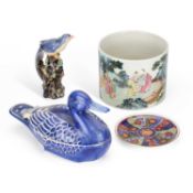 A CHINESE FAMILLE ROSE PORCELAIN BRUSH POT