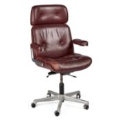 GORDON RUSSELL (1892–1980) AN EXECUTIVE LEATHER DESK CHAIR FOR GIROFLEX