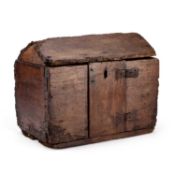 A LATE 15TH CENTURY PINE CHURCH BOX ENGLISH SCHOOL, POSSIBLY PETERBOROUGH