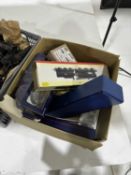 A LARGE COLLECTION OF '00' GAUGE MODEL LOCOMOTIVES AND TENDERS