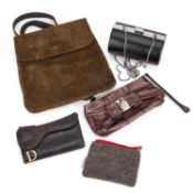 A GROUP OF DESIGNER PURSES AND A HANDBAG