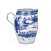 AN 18TH CENTURY CHINESE BLUE AND WHITE CIDER JUG