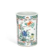 A CHINESE FAMILLE VERTE PORCELAIN BRUSH POT