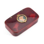A QUEEN VICTORIA COMMEMORATIVE LACQUERED SNUFF BOX