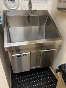 FHC Hands Free Surgical Hand Washing Sink & supplies