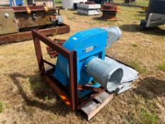 Small centrifugal blower