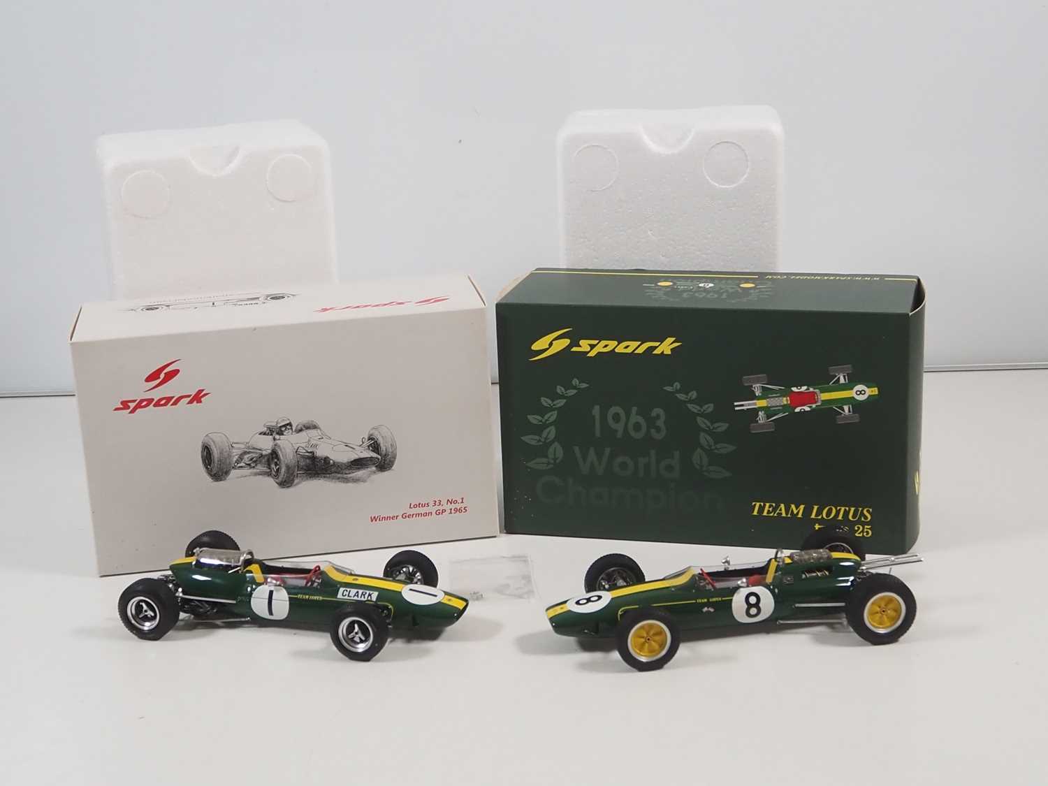 A pair of SPARK 1:18 Team Lotus Formula 1 cars, both Jim Clark examples, comprising a 1963 Type