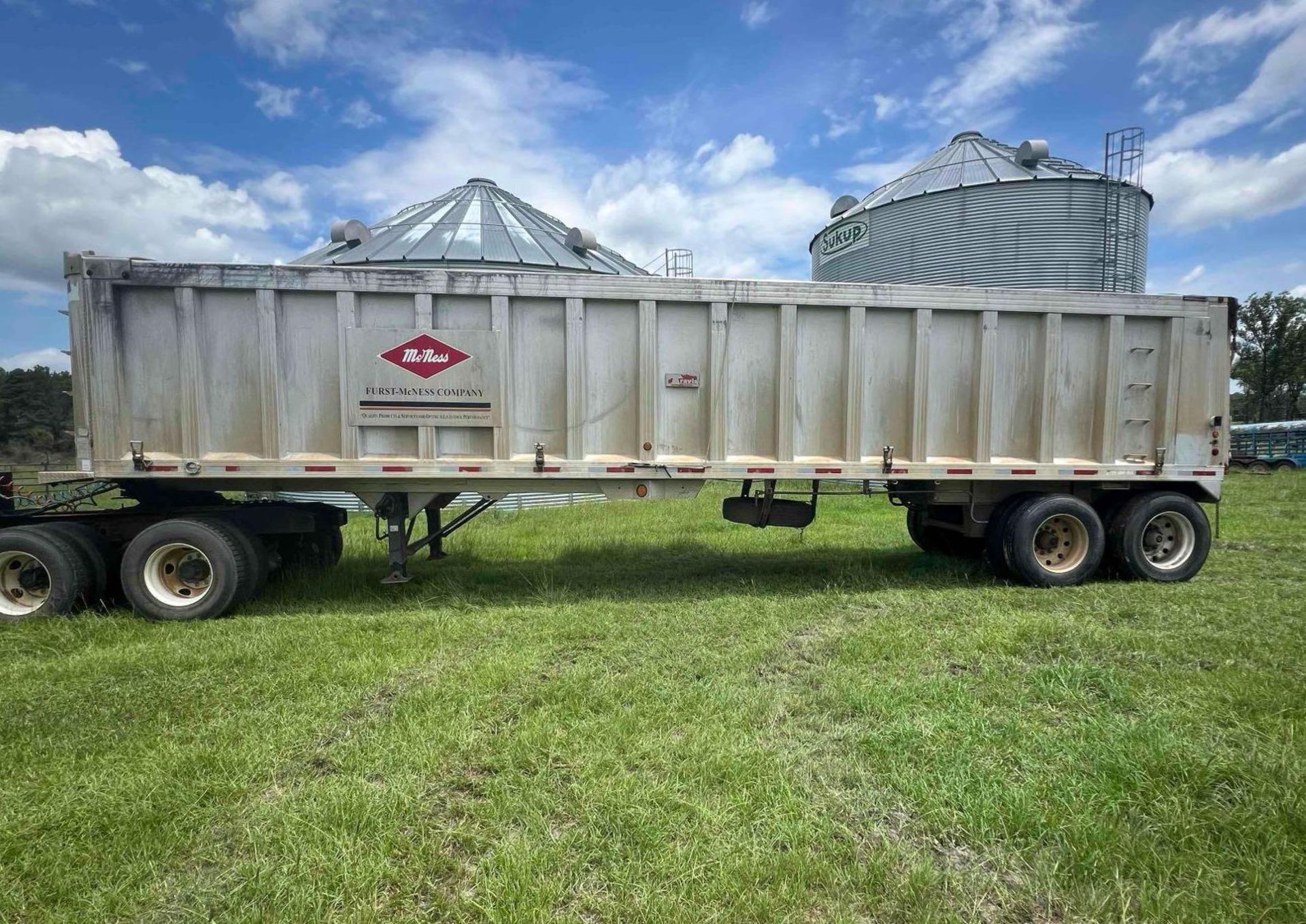 2005 39' Travis T/102 Dump Trailer - Image 2 of 25